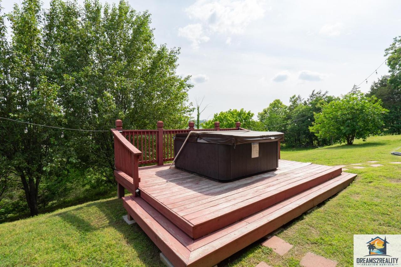 4br Walk-in - Foosball Table - Hot Tub - Fire Pit - Free Tickets Included - Dv166 Apartment