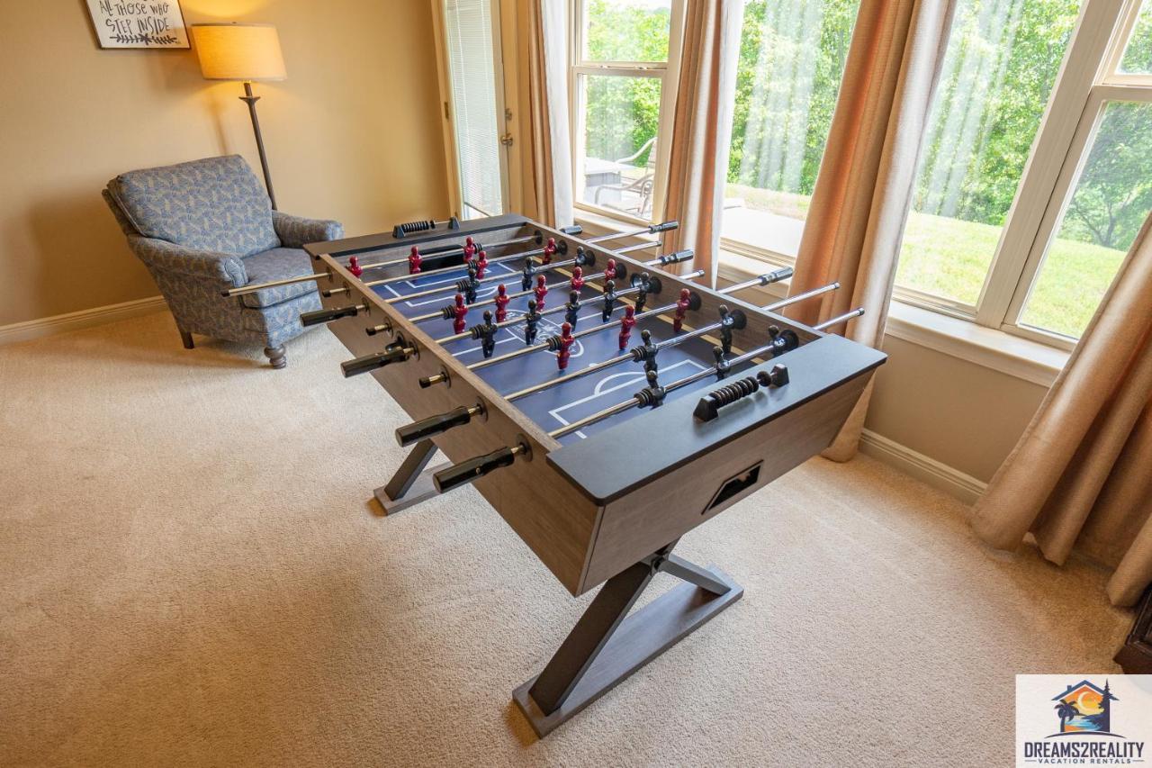 Apartment 4br Walk-in - Foosball Table - Hot Tub - Fire Pit - Free Tickets Included - Dv166 *