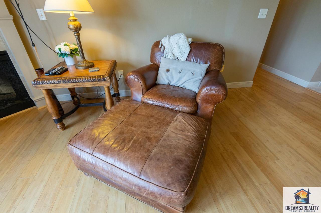 4br Walk-in - Foosball Table - Hot Tub - Fire Pit - Free Tickets Included - Dv166 Apartment *