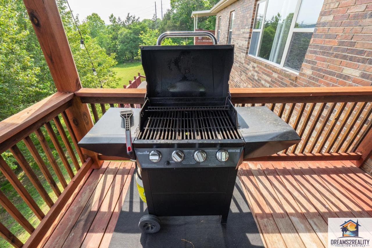 4br Walk-in - Foosball Table - Hot Tub - Fire Pit - Free Tickets Included - Dv166 Apartment