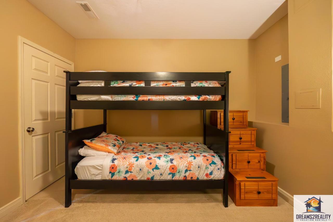 4br Walk-in - Foosball Table - Hot Tub - Fire Pit - Free Tickets Included - Dv166