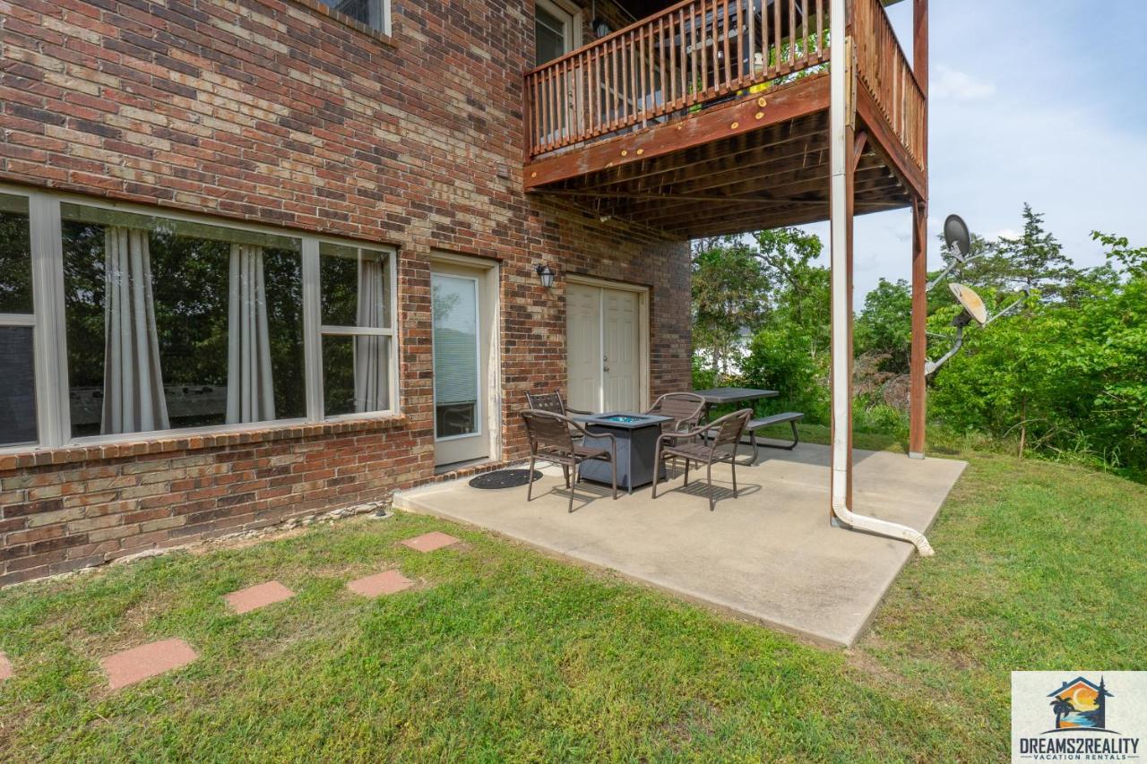Apartment 4br Walk-in - Foosball Table - Hot Tub - Fire Pit - Free Tickets Included - Dv166