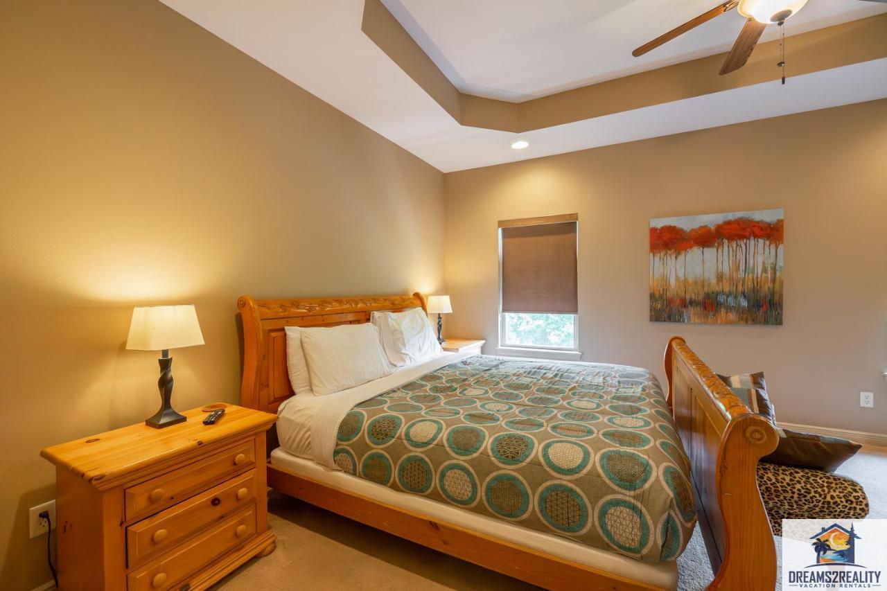 4br Walk-in - Foosball Table - Hot Tub - Fire Pit - Free Tickets Included - Dv166 *
