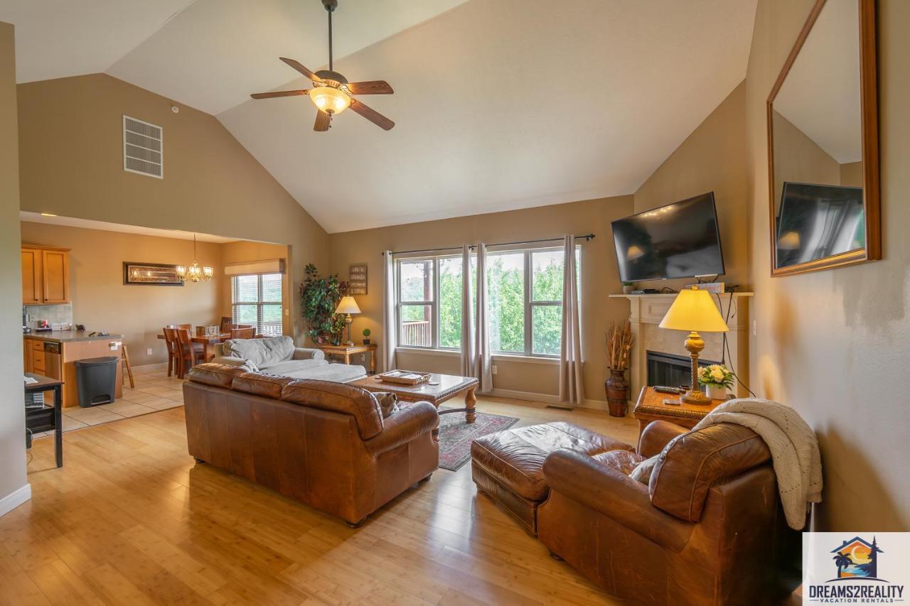 4br Walk-in - Foosball Table - Hot Tub - Fire Pit - Free Tickets Included - Dv166