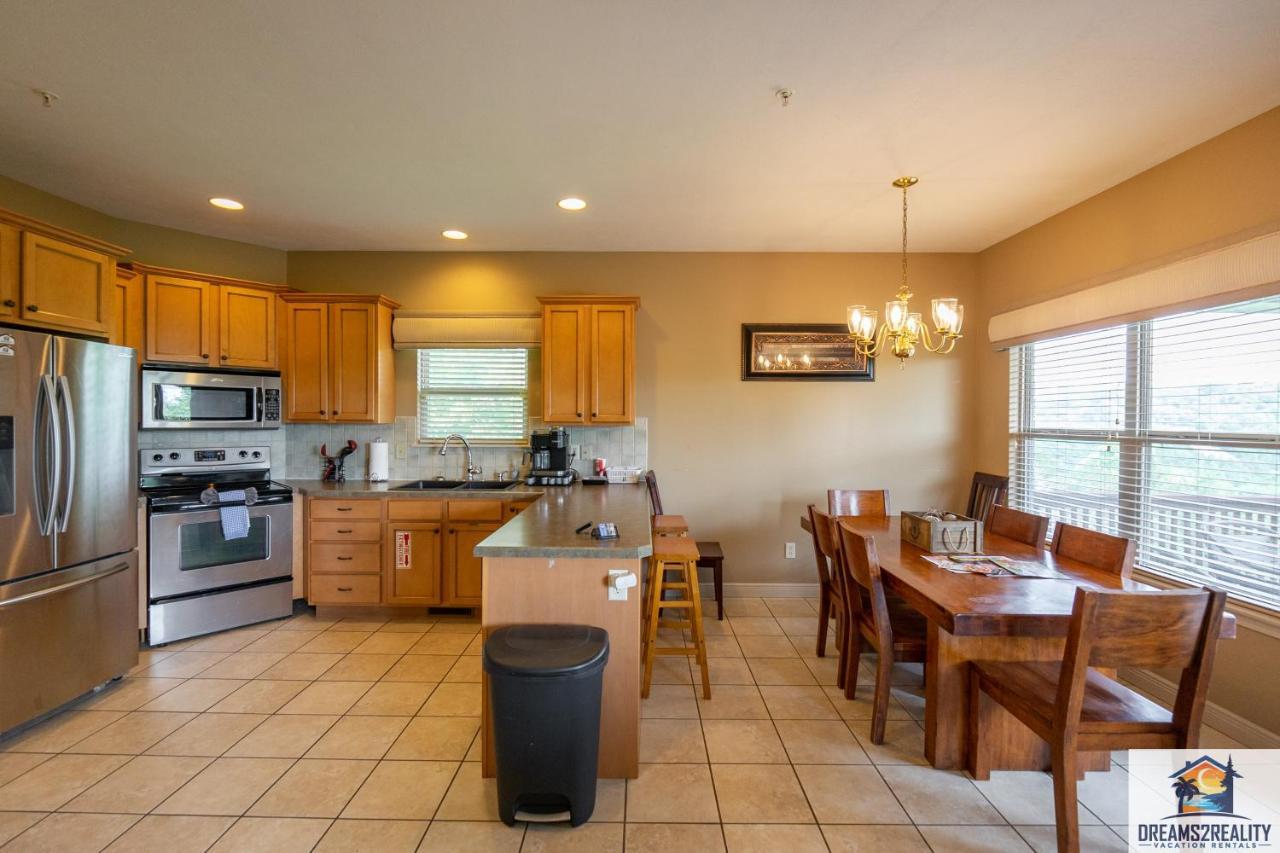 Apartment 4br Walk-in - Foosball Table - Hot Tub - Fire Pit - Free Tickets Included - Dv166