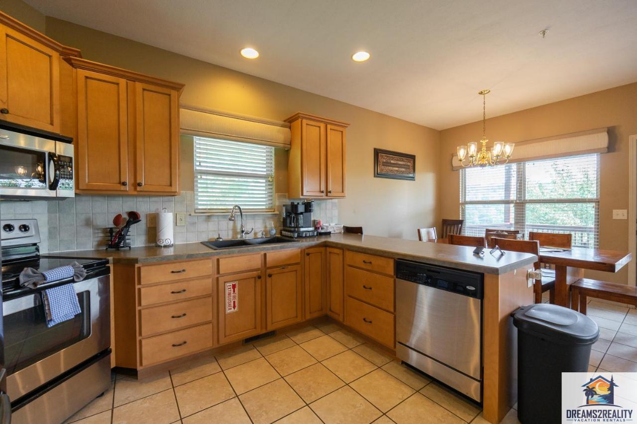 Apartment 4br Walk-in - Foosball Table - Hot Tub - Fire Pit - Free Tickets Included - Dv166 *
