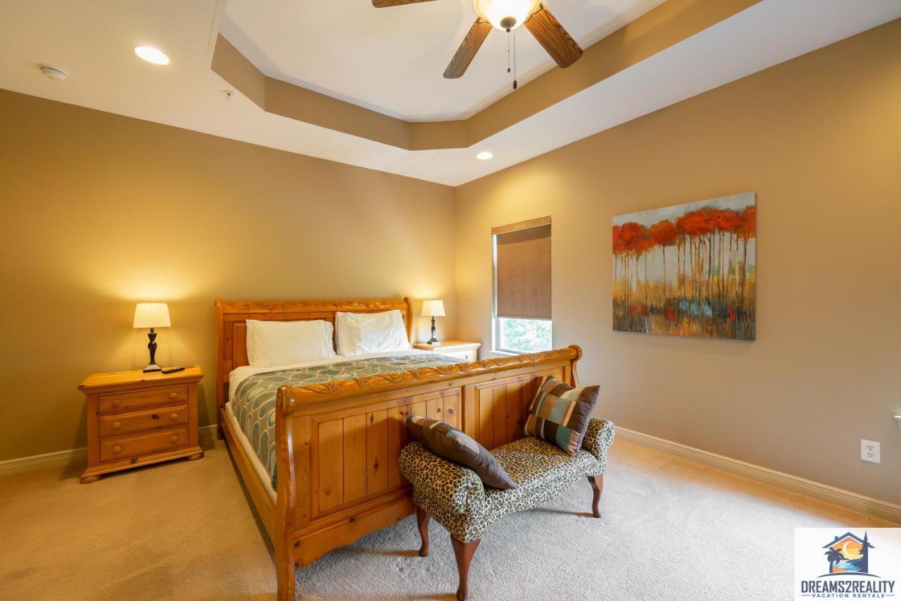 4br Walk-in - Foosball Table - Hot Tub - Fire Pit - Free Tickets Included - Dv166 * Branson