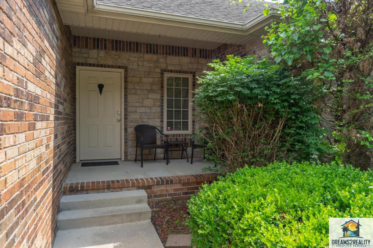 4br Walk-in - Foosball Table - Hot Tub - Fire Pit - Free Tickets Included - Dv166 Apartment *