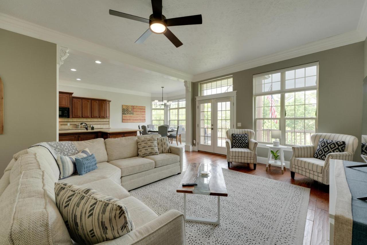 Magnificent Hideaway With Game Room!