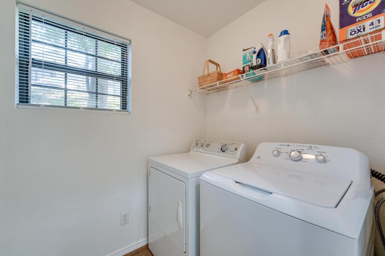 Near 76 Strip And Silver Dollar Apartment Branson