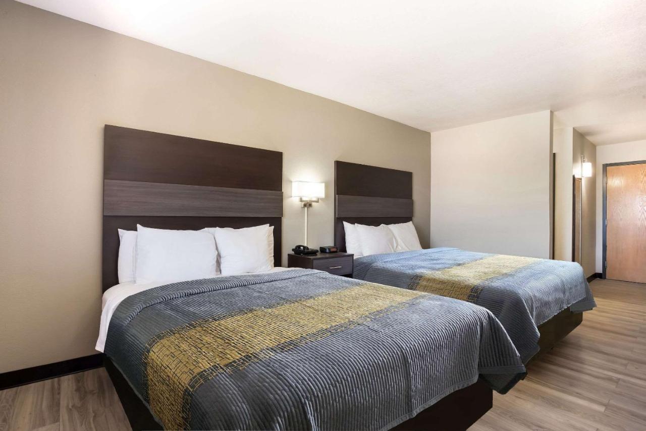 Inn Rodeway Branson, Brick House Branson