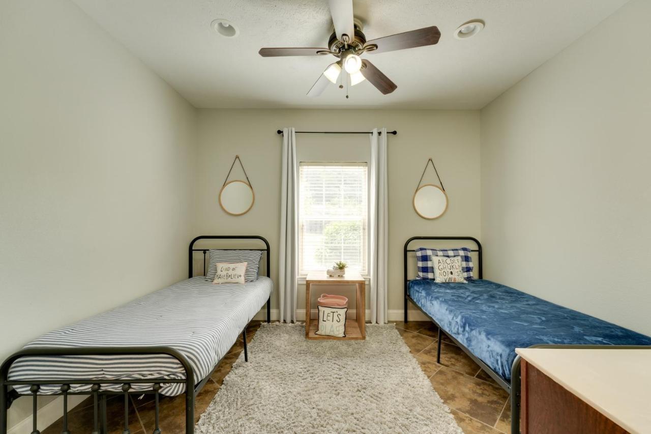Magnificent Hideaway With Game Room! Branson