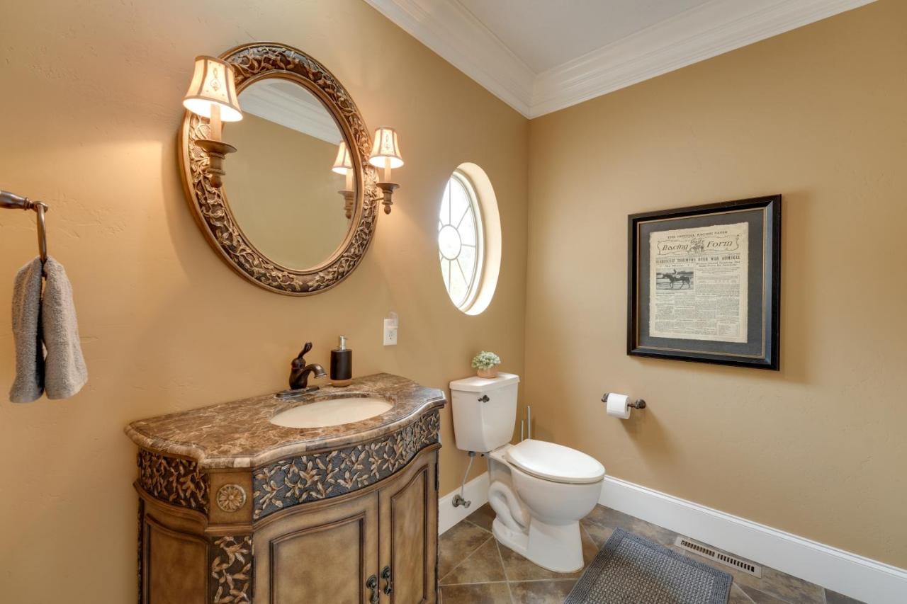 Magnificent Hideaway With Game Room!