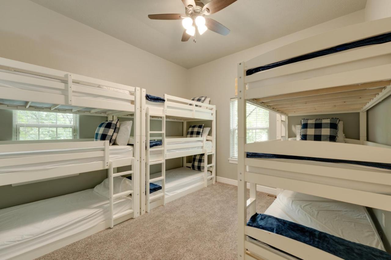 Magnificent Hideaway With Game Room! *