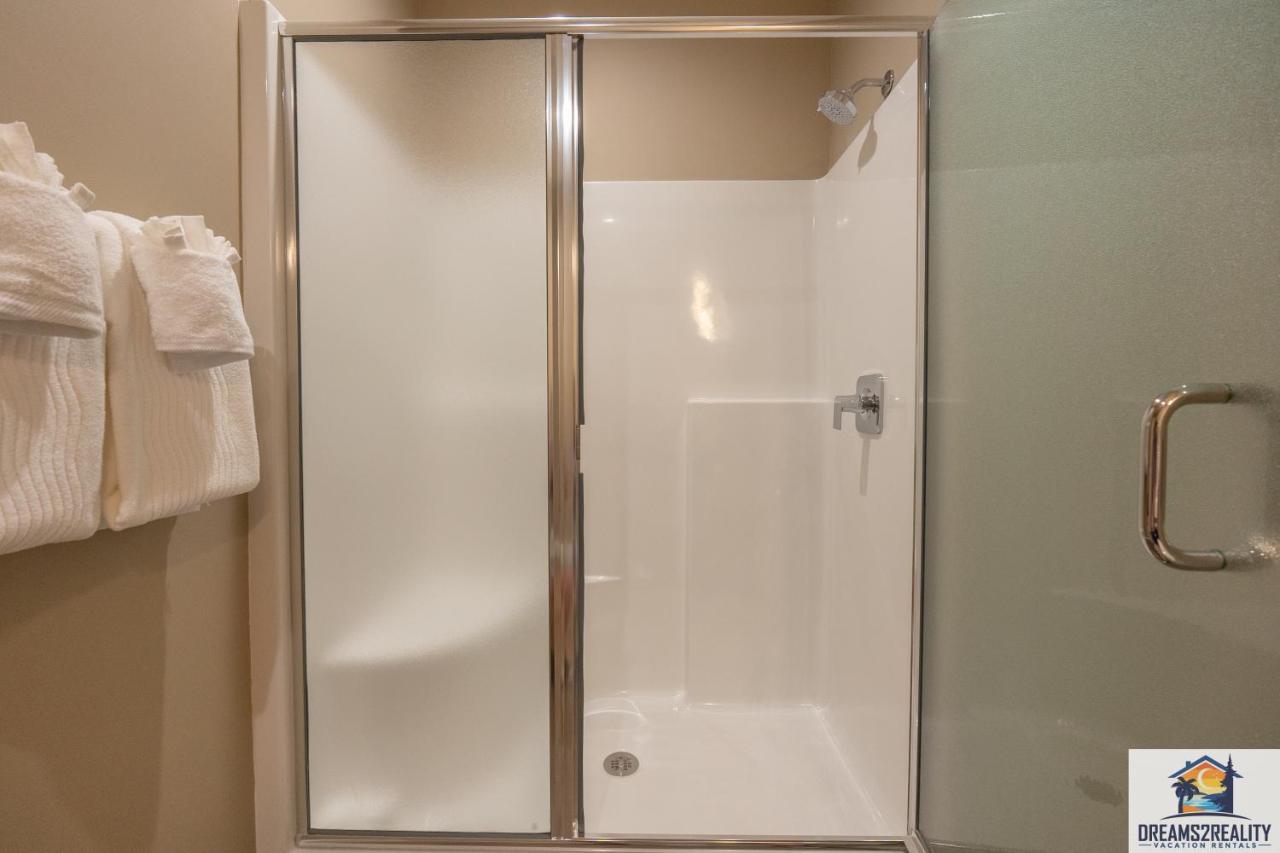 Holiday home New Build - Walk-in - Amenities - Near 76 Strip - Free Attraction Tickets - Fh-g201 Branson