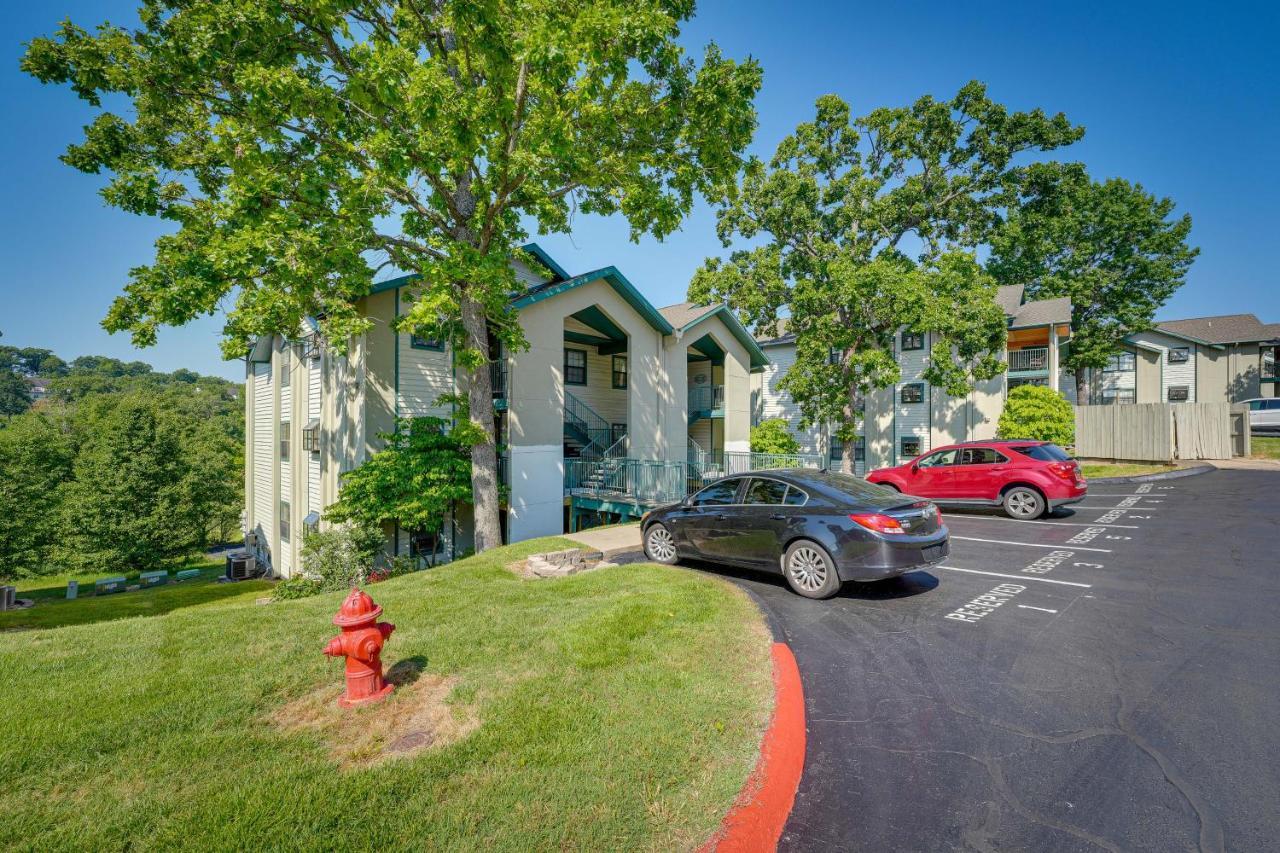 Near 76 Strip And Silver Dollar * Branson