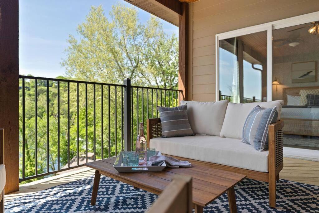 Views! Penthouse- 5 Min To Landing & Downtown Apartment Branson