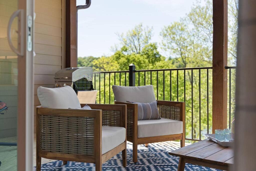 Views! Penthouse- 5 Min To Landing & Downtown * Branson