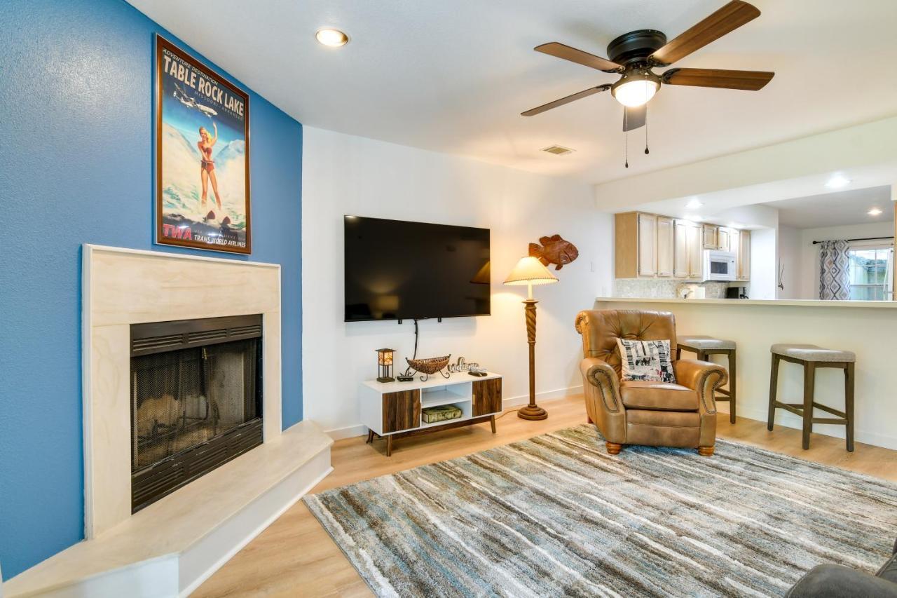 Apartment With Screened Patio, Pool Access Branson