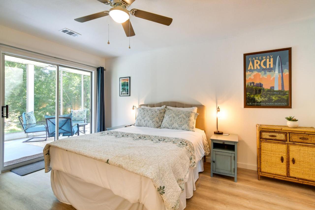 Apartment With Screened Patio, Pool Access