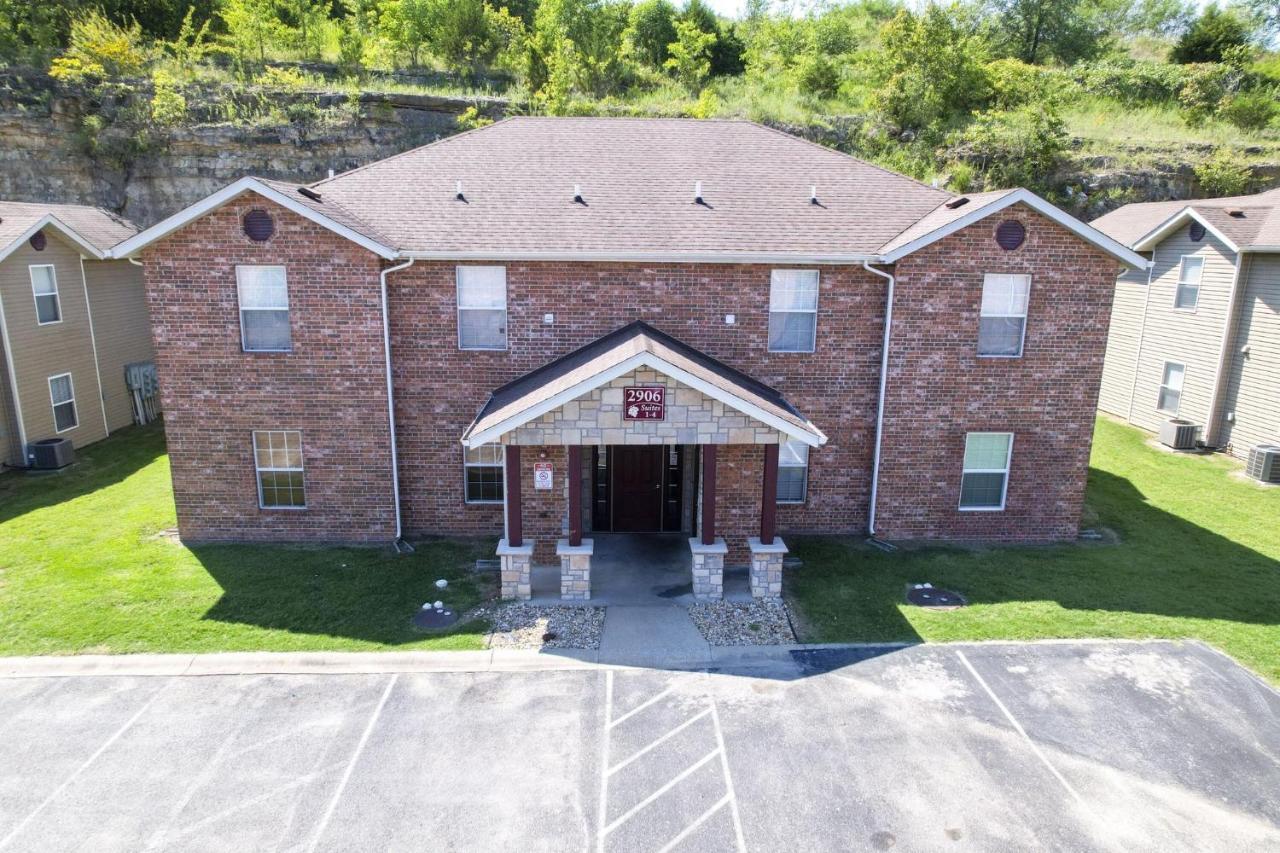 Stylish In Branson's Heart! Apartment *