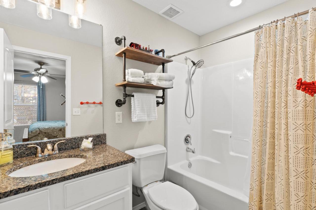 Apartment Stylish In Branson's Heart! Branson