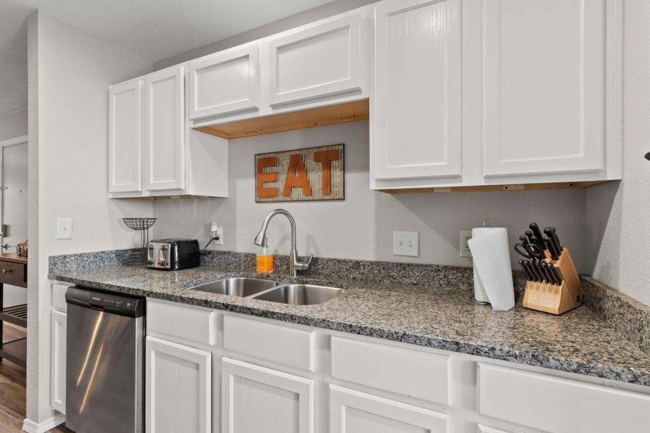 Apartment Stylish In Branson's Heart! *