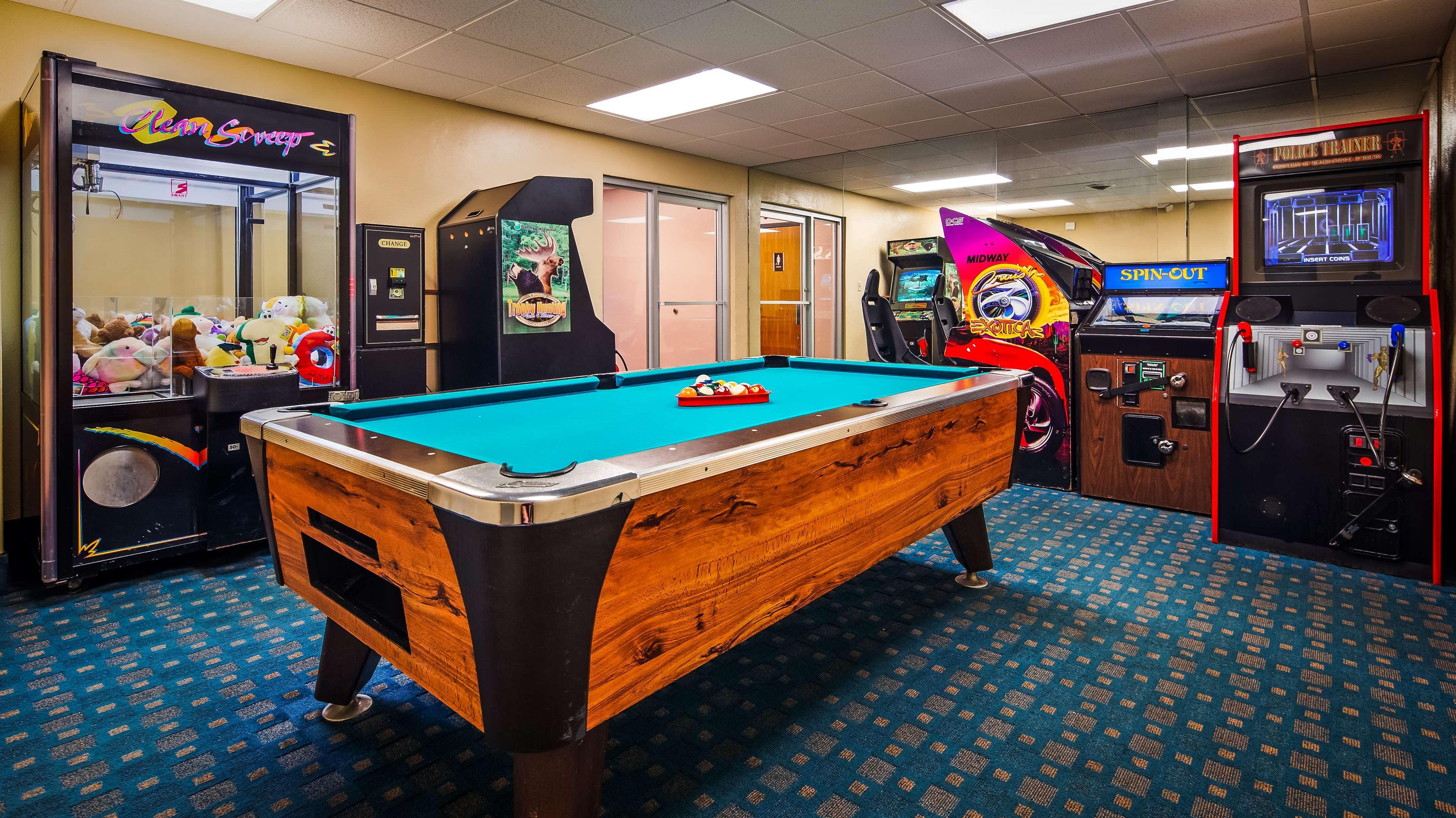Hotel Western Center Pointe 3*