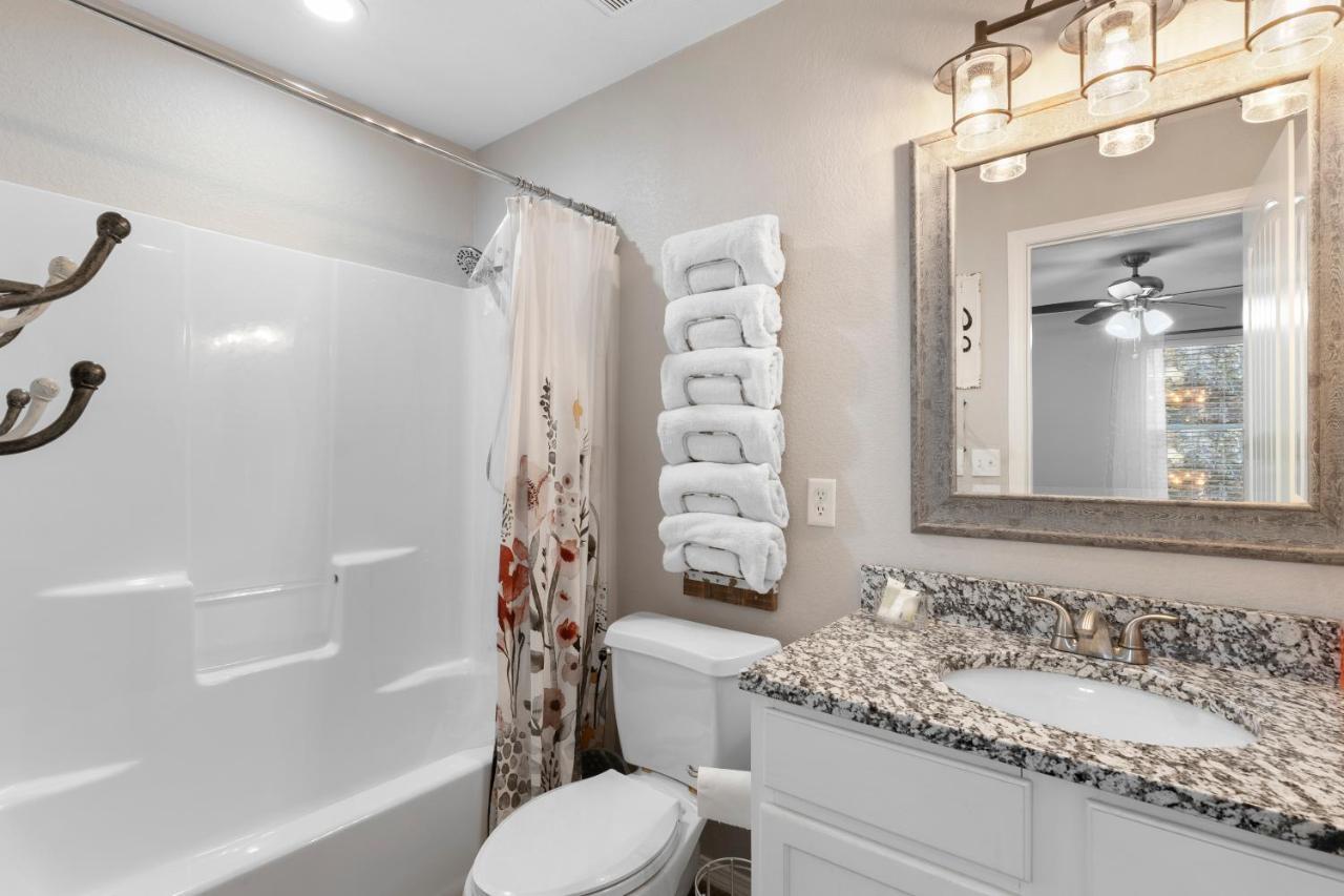 Two Gorgeous Condos*side By Side*10 Beds*sleep 17! Apartment