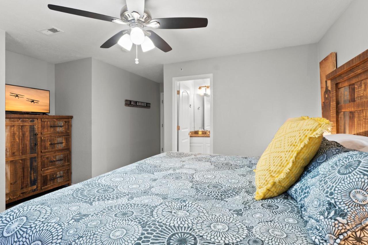 Apartment Two Gorgeous Condos*side By Side*10 Beds*sleep 17! Branson