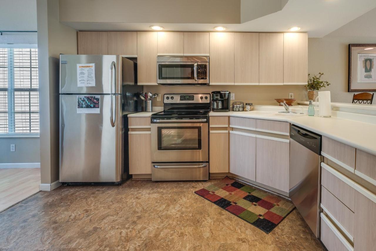 Vacation With Pools And Hot Tub! Apartment Branson