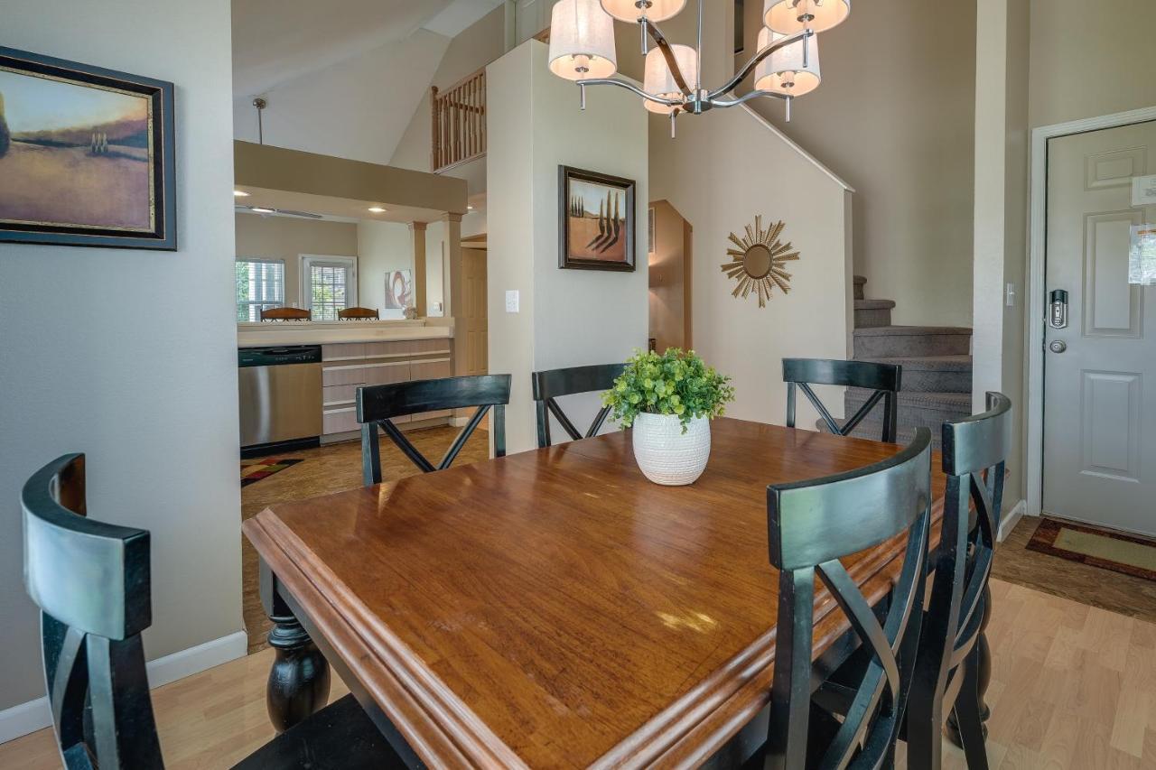 Vacation With Pools And Hot Tub! Apartment Branson