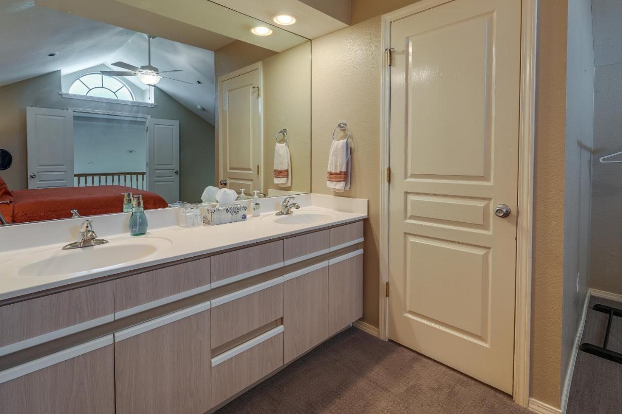 Apartment Vacation With Pools And Hot Tub! *