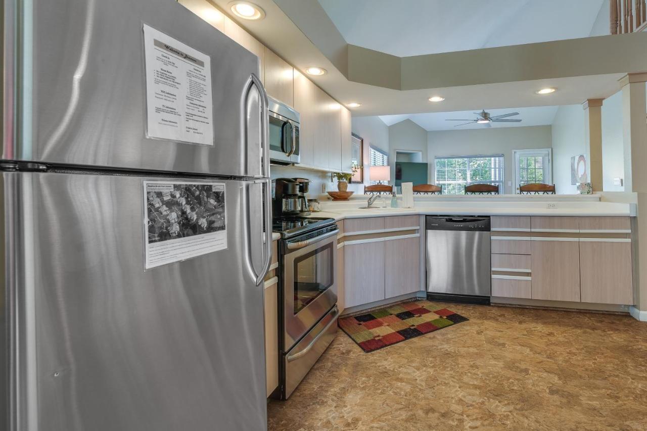 Apartment Vacation With Pools And Hot Tub!