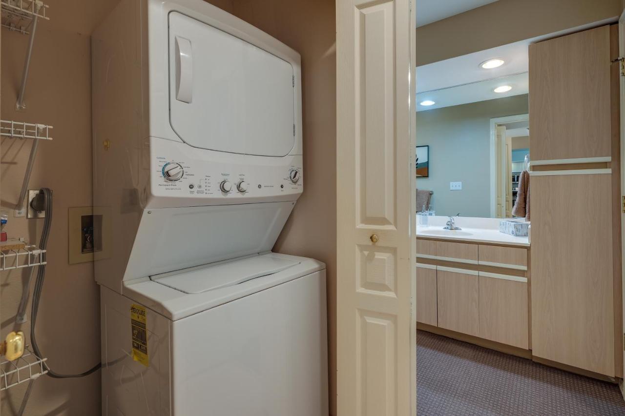 Vacation With Pools And Hot Tub! Apartment *