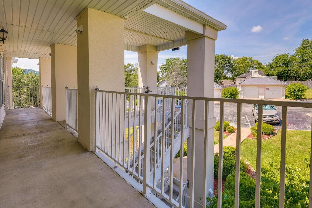 Vacation With Pools And Hot Tub! * Branson
