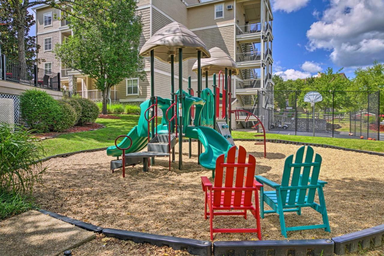 Apartment Vacation With Pools And Hot Tub! *