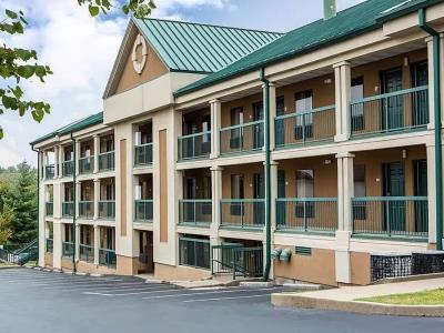 Hotel Baymont By Wyndham Thousand Hills Branson