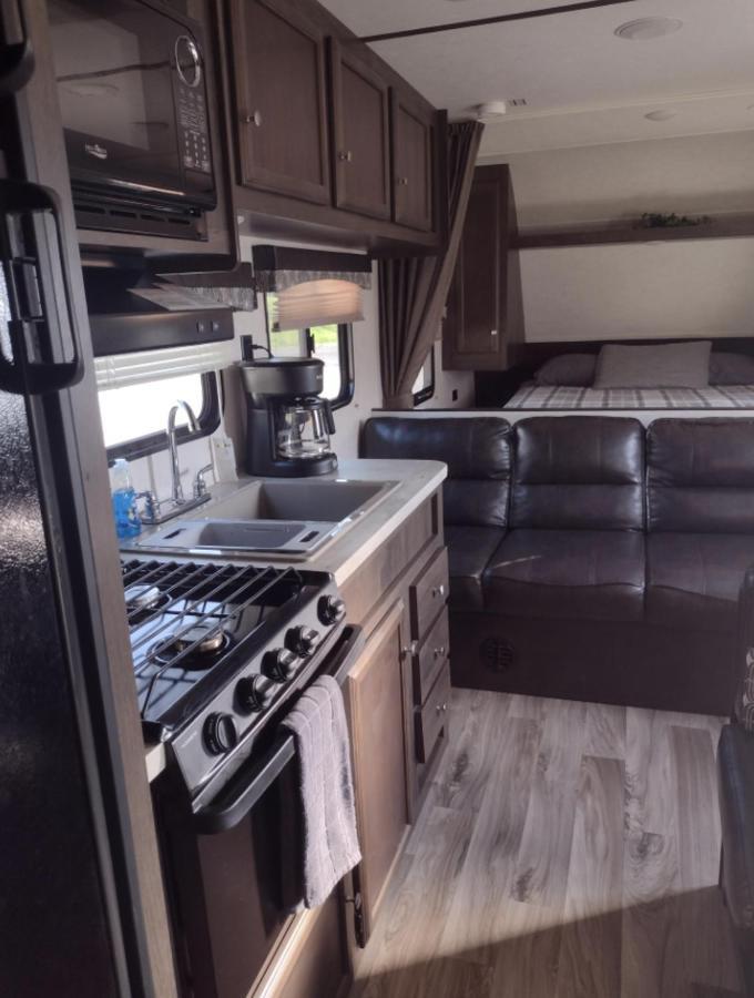 Rv Park Campsite *