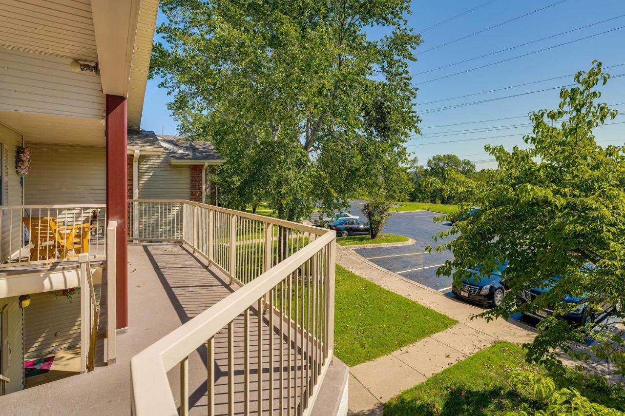 Inviting With Community Pool And Hot Tub Apartment *