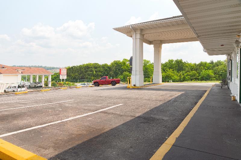 Hotel Evergreen Branson
