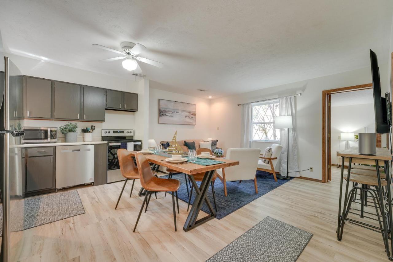 Holiday home Getaway Deck With Pool View And Bbq Grill!