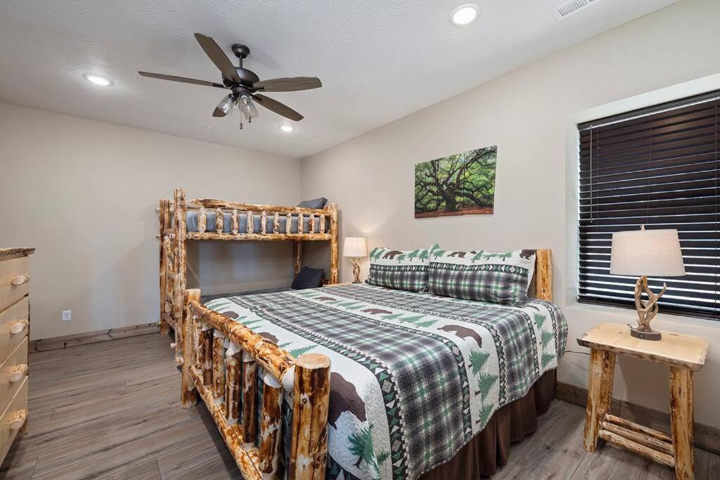 Spacious Rustic Elm *