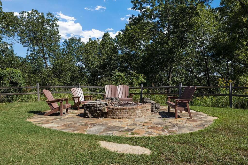 Spacious Rustic Elm