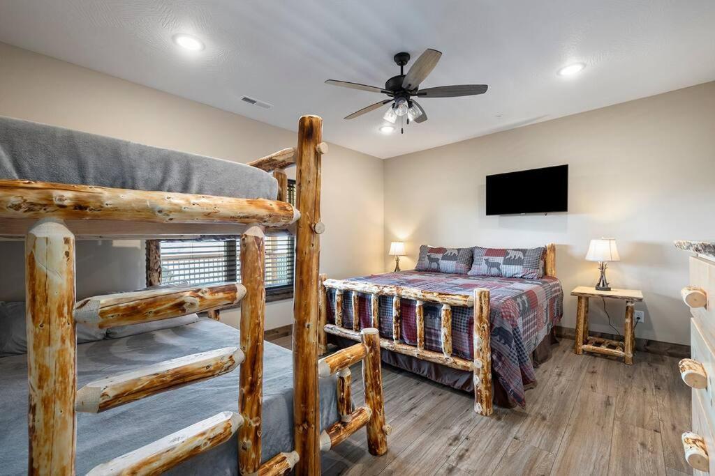 Spacious Rustic Elm