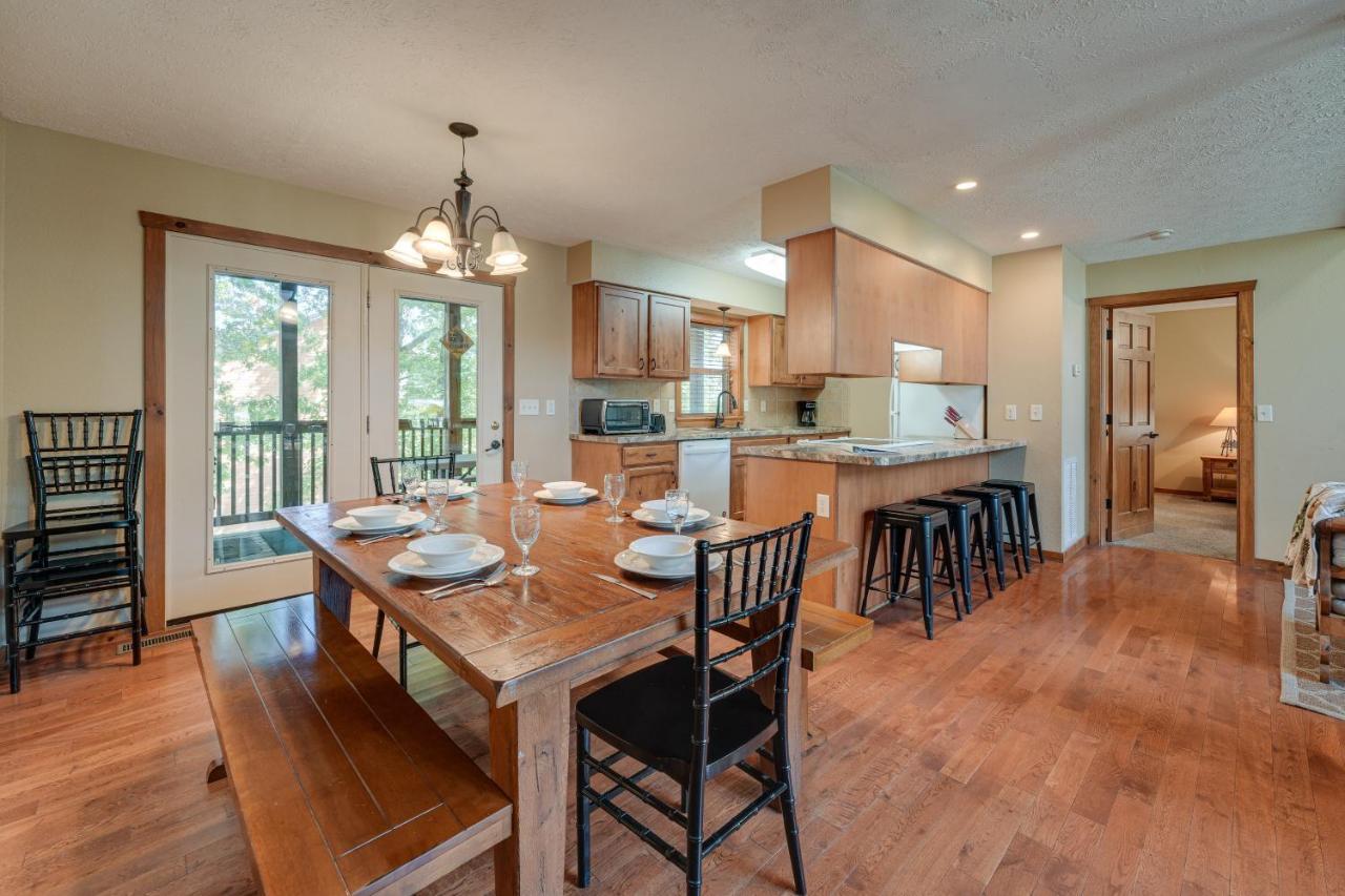 Getaway With Indoor And Outdoor Pool Access!