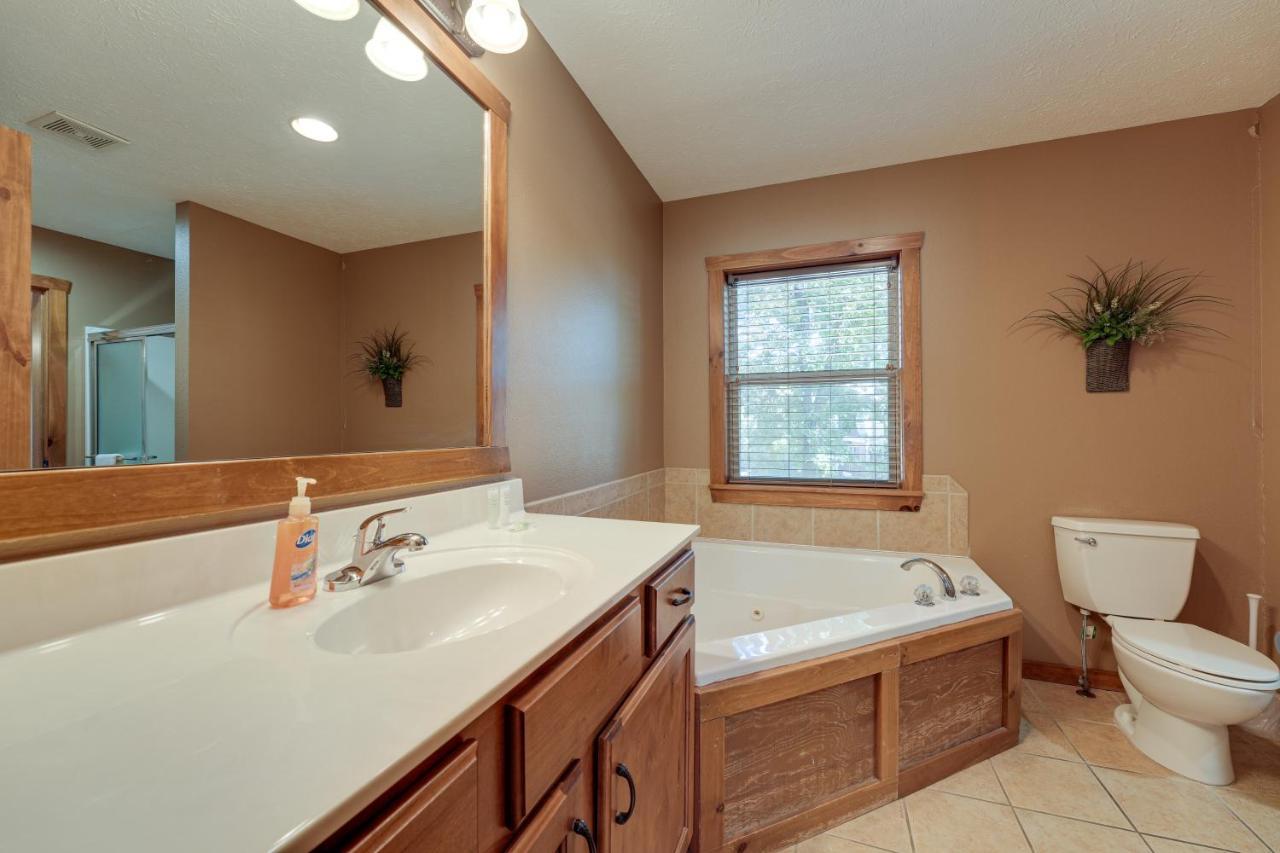 Getaway With Indoor And Outdoor Pool Access! *