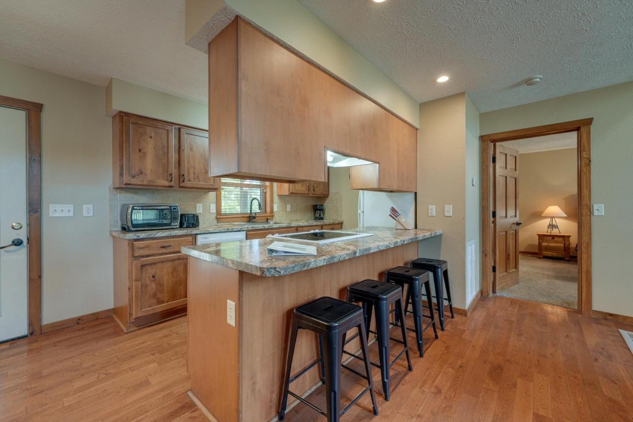 Getaway With Indoor And Outdoor Pool Access! Branson