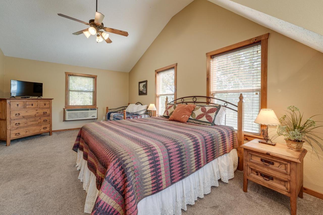 Getaway With Indoor And Outdoor Pool Access! *