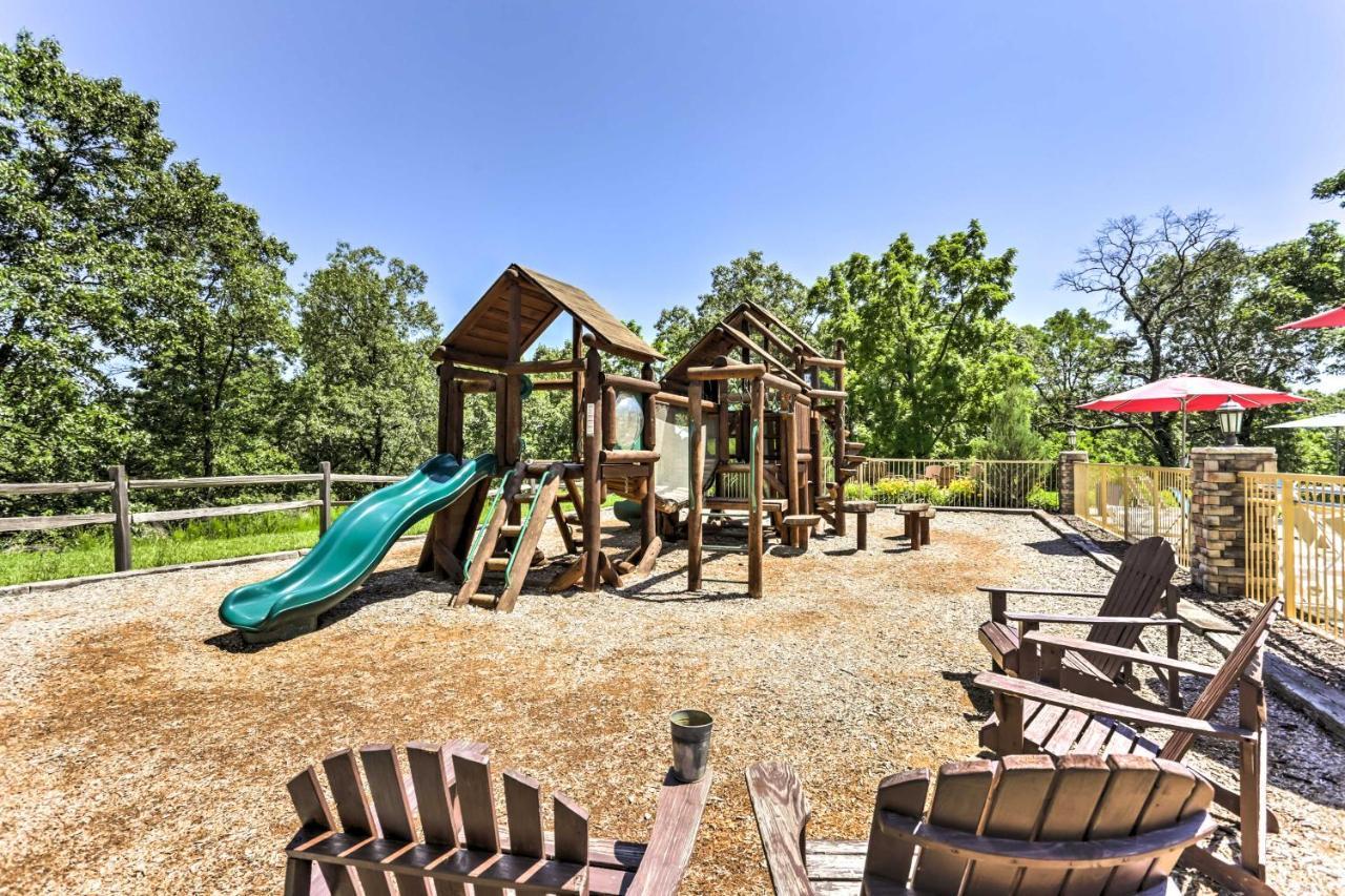 Holiday home Getaway With Indoor And Outdoor Pool Access! Branson